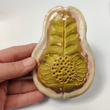 Indlæs billede til gallerivisning Pearish yellow - strange fruits