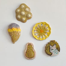 Indlæs billede til gallerivisning Pearish yellow - strange fruits
