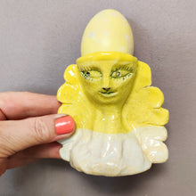 Indlæs billede til gallerivisning Yellow- skulpturelt æggebæger