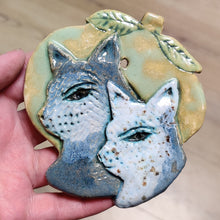 Indlæs billede til gallerivisning Feline Form - the Apple pair
